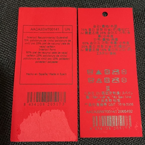 Carolina Herrera Traveler/ Japanese Envelope Wallet - Picture 7 of 14